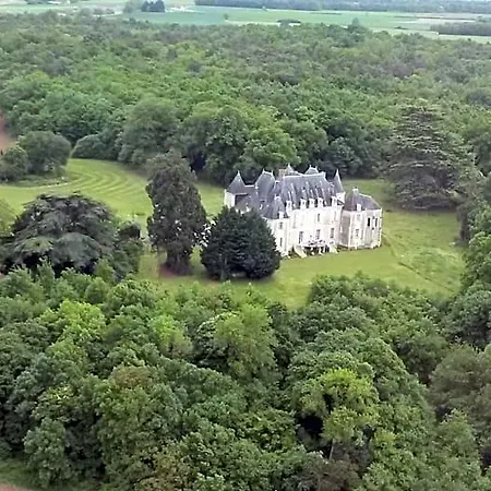 Couette-café Château De Piolant 3*