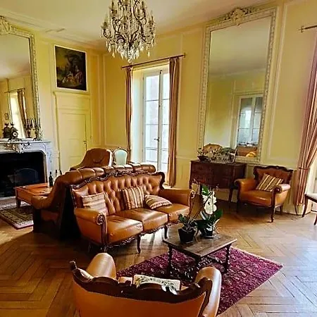 Couette-café Château De Piolant 3*
