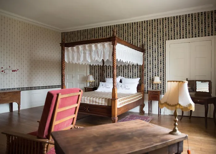 Château De Piolant Alojamento de Acomodação e Pequeno-almoço