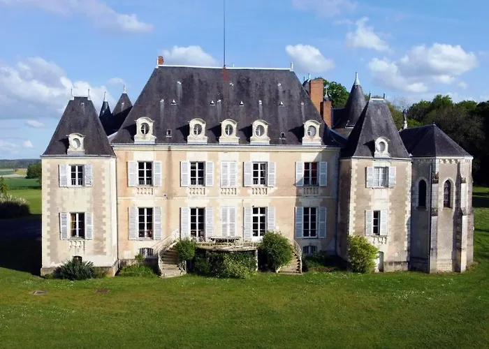 Alojamento de Acomodação e Pequeno-almoço Château De Piolant 3*